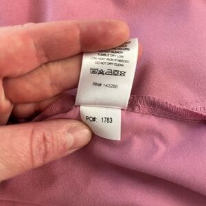 Figs chalk Pink Catarina scrub top